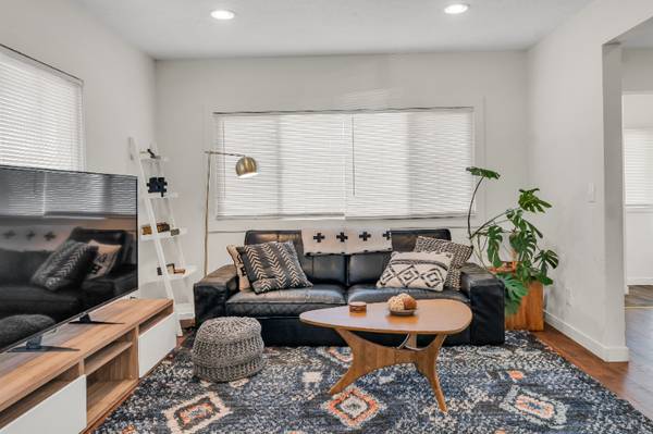 4-BDR Pet-Friendly Home Perfect for Extended Stays 1
