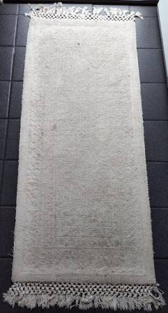 Tahari White Throw Rug 22 3/4" x 58 1/2" 1
