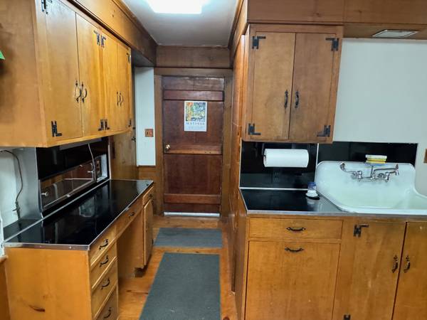 $1,000 / 430ft2 - Unique Single Office (West Acton Village)63856339207169122