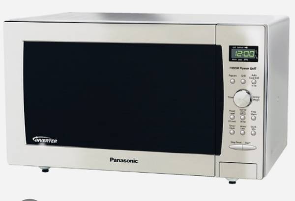 Panisonic NN-GD568S  Microwave oven  output1100W  Like New 1
