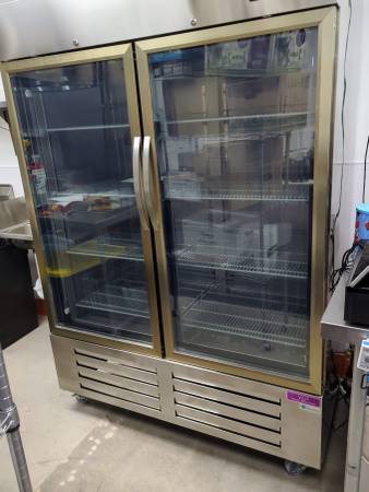 Commercial 2 Glass Door Reach-in Refrigerator 1