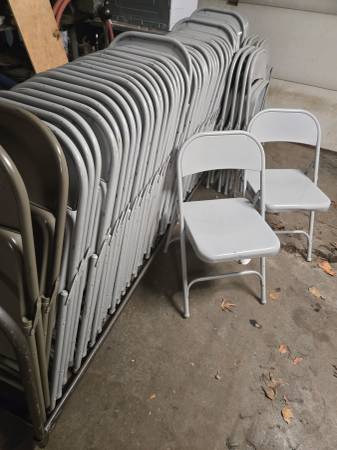 Metal folding chairs with cart 1