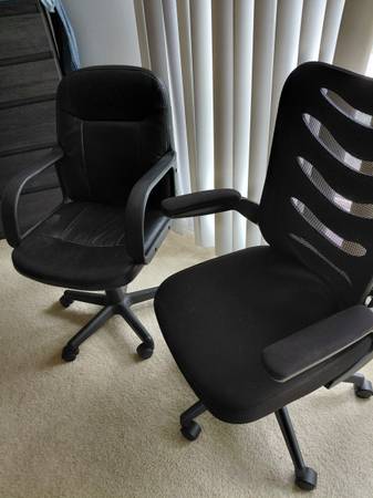 Sillas de escritorio giratorias, altura ajustable, $45 por silla - $45 (Willits-Rd)63442996444545122