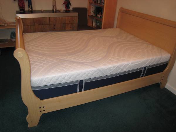 Full size bed frame 1