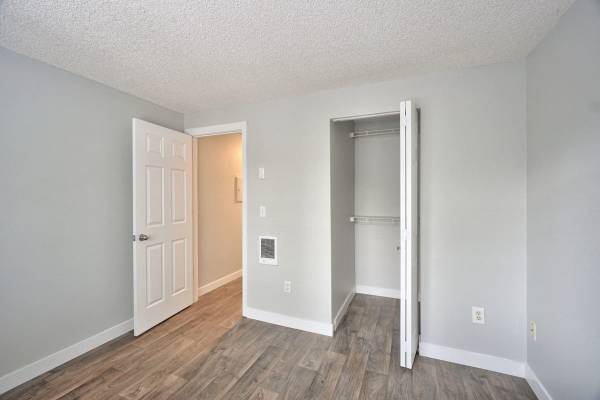 $1,449 / 2br - 803ft2 - 😀😀Pisos estilo madera, Garaje disponible, Balcón 😀😀 (5400 Southwest 180th Avenue, Aloha, OR)63914739858563120