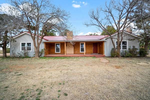 $399,999 / 5br - 2902ft2 - TWO Houses on 8.13 Acres Lubbock County - 3 miles East of Interstate27 (Lubbock)64215363576194122