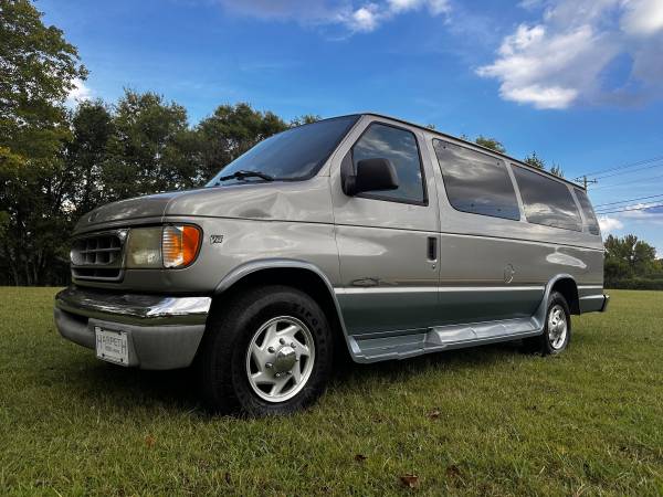 2001 Ford E-350 12 passenger Econoline, 1 owner 1
