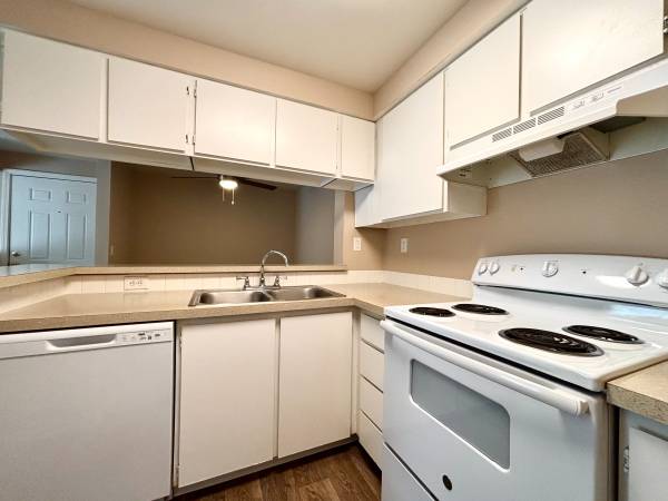 $1,375 / 1br - 750ft2 - This 1 bedroom Could Be Your New Home! (SE 90th and SE Causey)63831398483585124