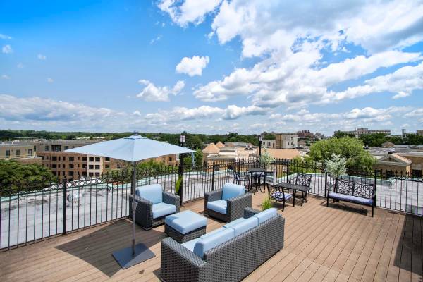 $1,606 / 1br - 450ft2 - 1B/1B, In Washington, Intercom Entry System (1660 Lanier Place Northwest, Washington, DC)63779215976193123