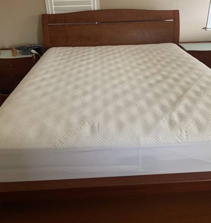 Solid wood Cal king bed with nightstand 1