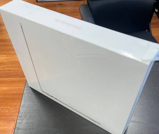 New Macbook Air M2 1
