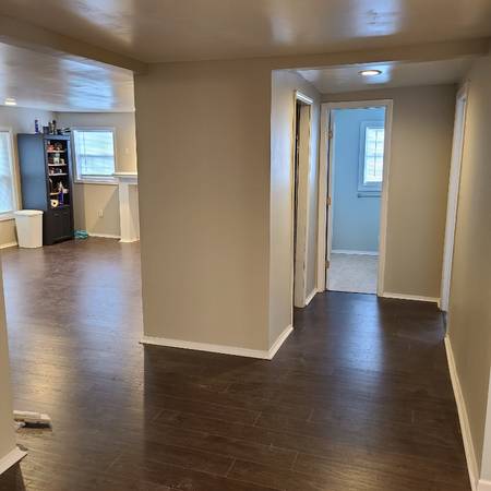 $1400.00 / 3br - 1500ft2 - Fully remodeled home with marble and granite finishings on large fores63812881439747121