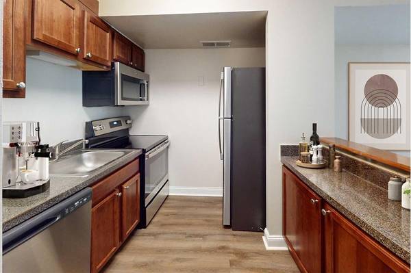 $1,929 / 2br - 785ft2 - Swimming pool and sundeck*, Airbnb-friendly, Washer and dryer (Norwood)63699215290627121