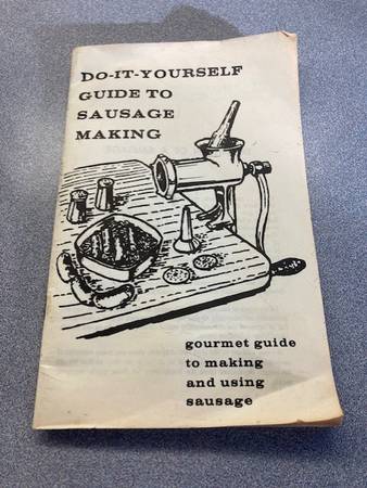 MEAT GRINDER FOR EITHER HAMBERG OR SAUSAGE 1