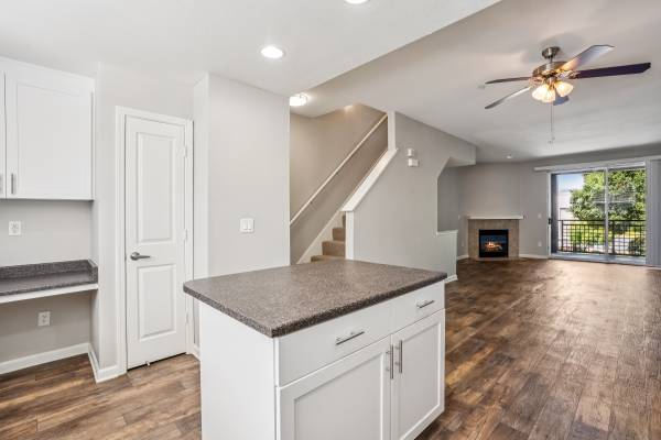 $3,826 / 2br - 1557ft2 - Petaluma Townhome Available Now (petaluma)63880131049473122