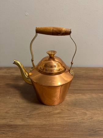 Vintage Copper Kettle with Wooden Handle 1