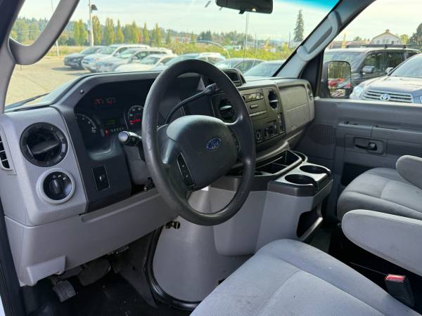 2012 Ford Econoline E250 - Photo 11