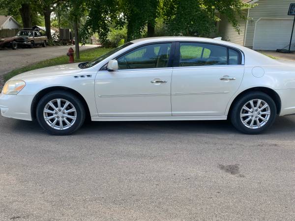 2011 Buick Lucerne CXL 1