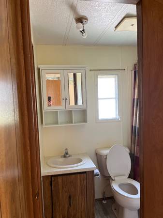 $150 / 1br - Roommate/Female only (Crisfield)63839297037825121