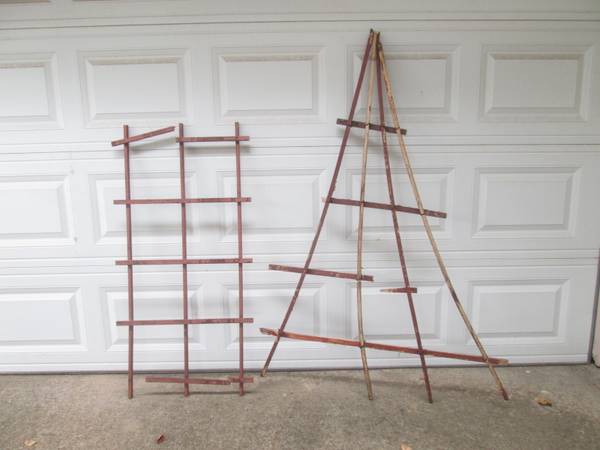 $20 for 2 Rustic Wood Fan Trellis 61"H 42" wide, squares 48"H 24" wide 1