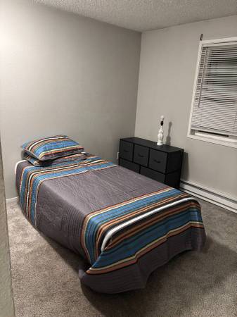 $750 / 130ft2 - Newly Refurbished Room, (McMinnville)63956926322819120