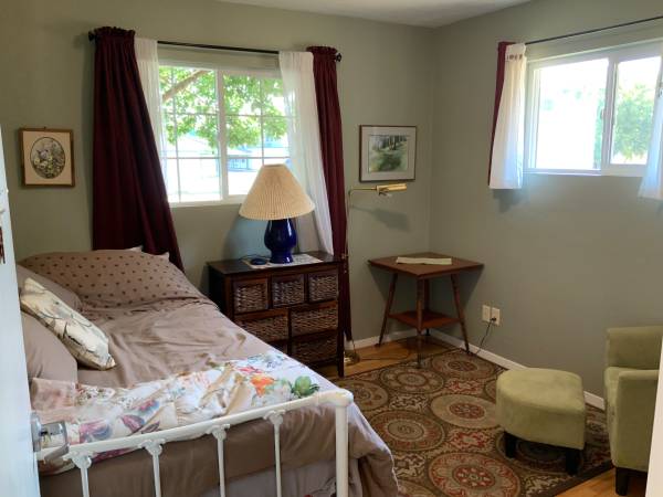 $650 / 3br - Seeking Female Roommate: Furnished Room (Midtown)63657042822019120