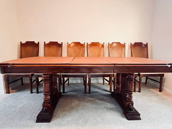 Used Dining Table with 6 Chairs 1