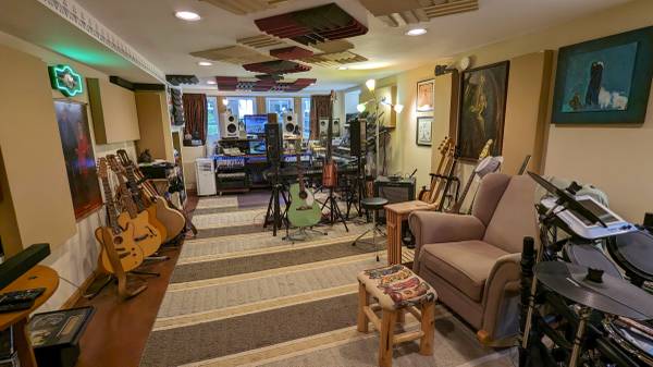 Need a Recording Studio? (Berwyn)63844234788355122