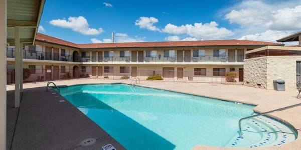 Onsite parking, Large studio apartments 1