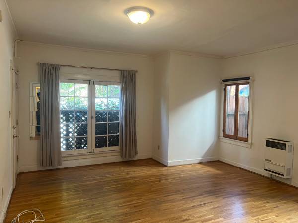 $1,795 Silverlake Studio Apartment (Silverlake)63871321416705120
