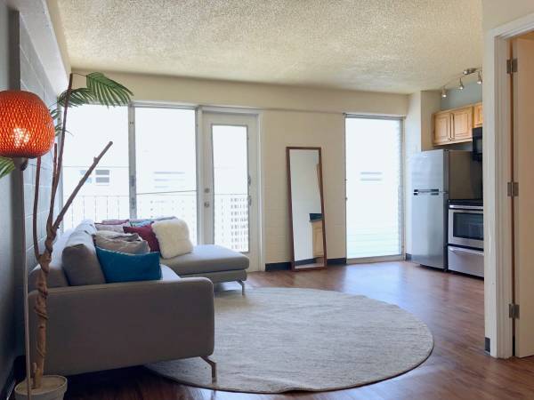 $1,535 / 320ft2 - Limited Semi-covered parking, Cable Ready, Full size stove (Makiki)63939528504835123