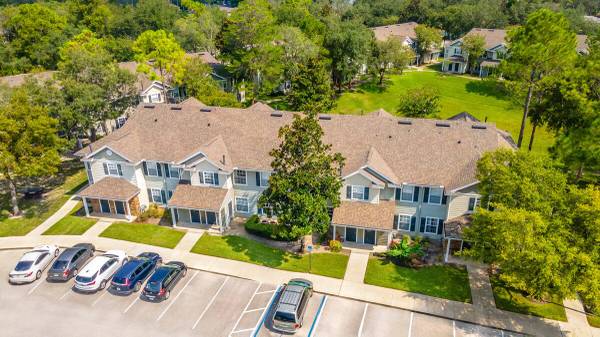 $1,125 / 1br - 718ft2 - Connect, Thrive, and Live Well (Spring Hill)63991084176259120