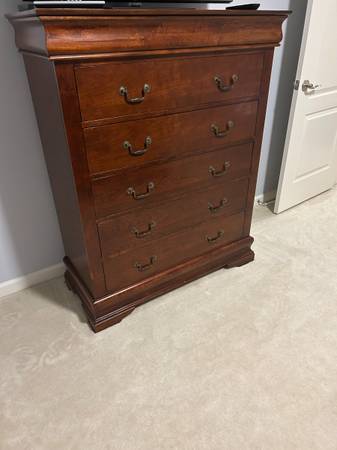 $1,050 Large Room with Private On Suite Bath and Walk in Closet63896274692610122