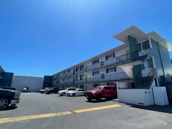 $2,095 / 2br - 600ft2 - Large Lanai, Double pane windows, Full size Whirlpool refrigerator (94-289 Leonui St, Waipahu, HI)63939533091203124