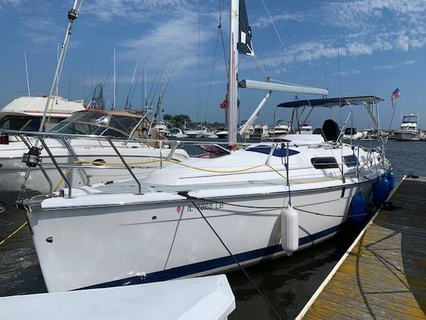 2005 HUNTER 33 SAILBOAT LOADED  RACINE WI MARINA 1