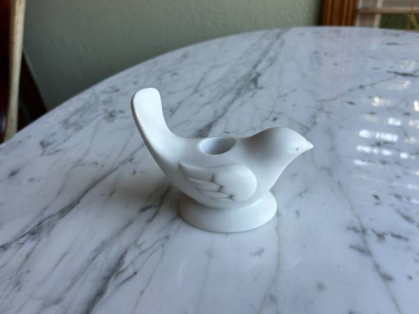 ONE Vintage Avon White Porcelain Dove Candle Holder 3.5"T, 4"L  In gre 1