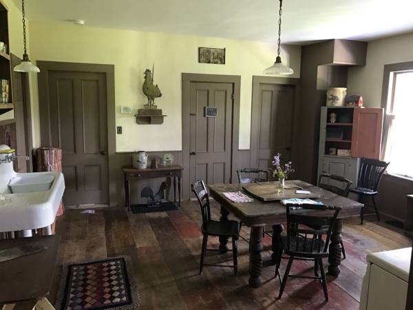 $200 / 4br - 3824ft2 - Casa de Campo Familiar Histórica de 1790 (Essex)63784663165057124