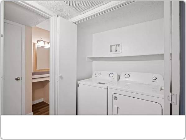 $1,025 / 2br - 800ft2 - If you commute, you'll want to check us out! Near public transport (Fort Worth)63867603190403121