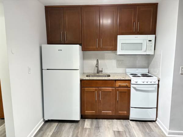 $2,295 / 1br - 🌞 NO BROKER FEE - NO LAST - NO SEC - HEAT&HW INCLD 🌞 (NEWTON)63856446761347122