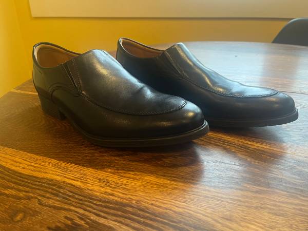CLARKS Whiddon Step Black Leather Dress Shoe - Extreme Comfort 1