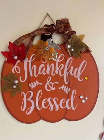 Pumpkin hanging decor 1