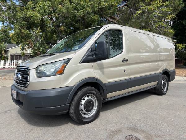 2017 Ford TRANSIT 150 CLEAN - Photo 2