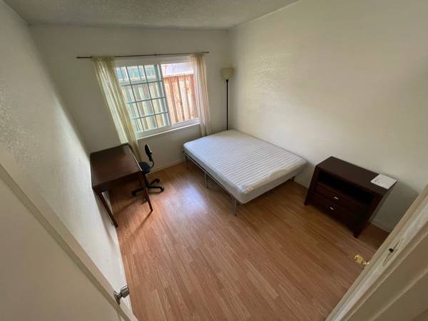 $1,000 / 7br - PRIVATE room, SHARED bath, Close to freeway + bay area tech companies (sunnyvale)64000750605315121