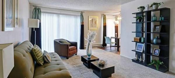 $2,048 / 2br - 851ft2 - Comunidad libre de humo, 7 centros de lavandería ubicados en la propiedad (richmond / point / annex)63834324155649124