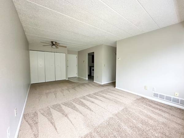 $1,145 / 1hab - 750ft2 - En el Corazón 💖💞🥰 de Ross Twp!!!!! (Ross Twp)64013363177602122