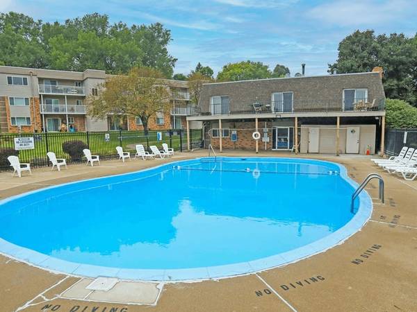 $950 / 1br - 655ft2 - ¡La casa es donde las raíces crecen profundas! (3915 Winona Way, Sioux City, IA)63846412212481122