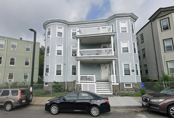 $1,430,000 / 8 habitaciones - 6099 pies² - Flujo de efectivo 3 familias | Tasa de capitalización del 8% | Arrendado hasta 2027 | Listo para usar (Boston)63839290754307120
