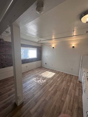 $1,350 / 420ft2 - Estudio - disponible en el corazón de First Hill | (Seattle)63659549524867124