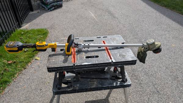 DeWalt DCST922 String Trimmer W/Battery & Charger 1