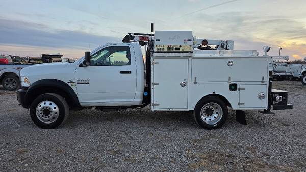 2016 RAM 5500 4WD - Photo 9